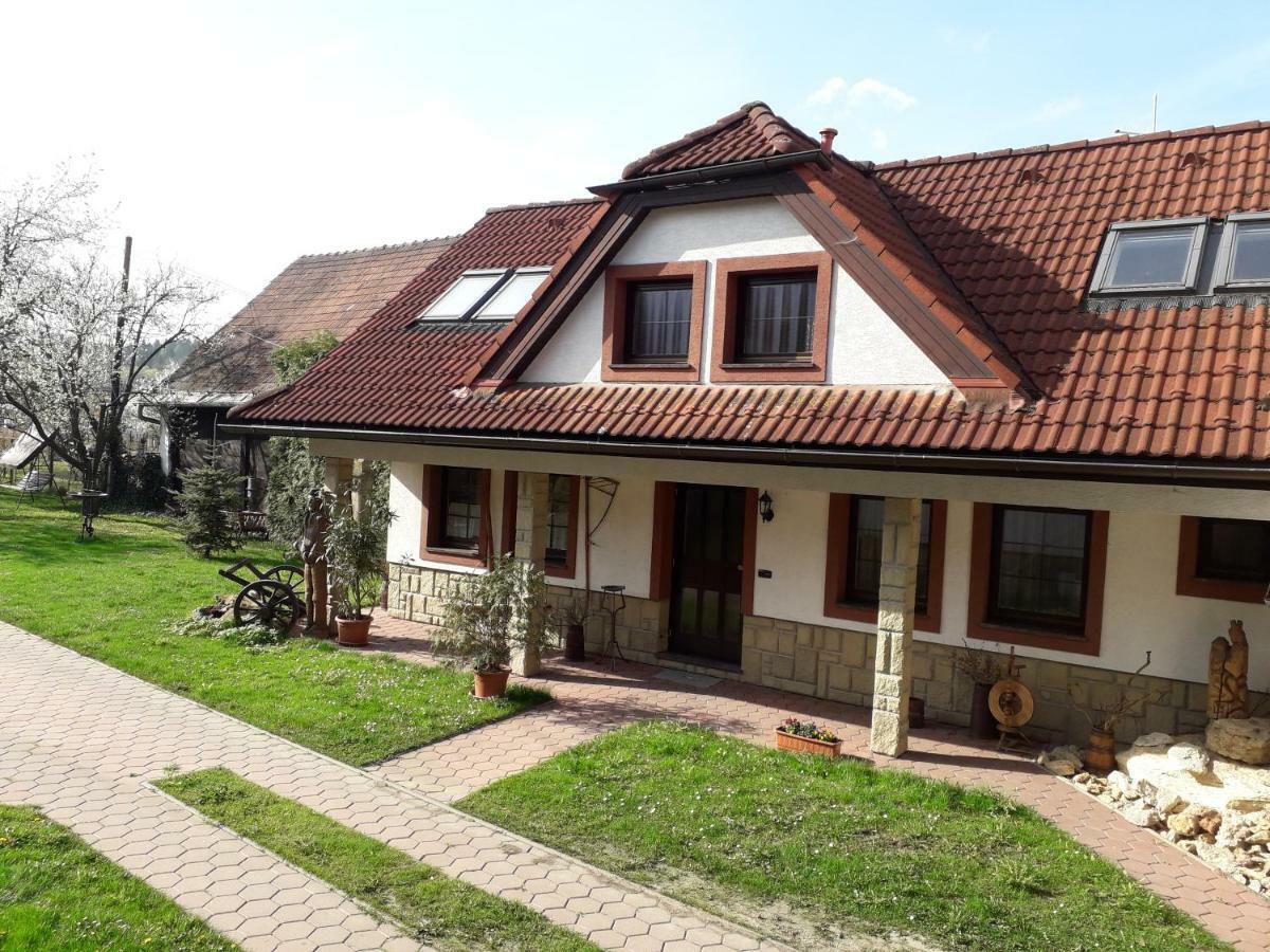 Apartman Kristina Ivachnova 49 Bešeňová Exterior foto